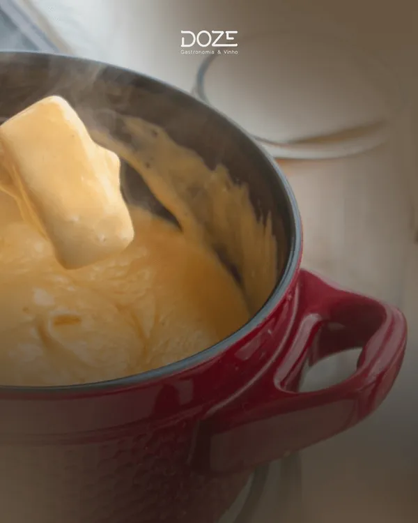 Foto: Doze Gastronomia - Restaurante de Fondue Gramado | Sequência Tradicional | APLV | Sem Glúten | Vegetariano | Vegano via Google Maps.